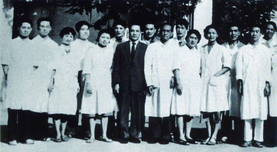 China’s first medical aid team to Algeria (Saïda), 1963. Photo courtesy of:  https://www.cftc.org.cn/xw/swwxw/202007/t20200721_25593.html