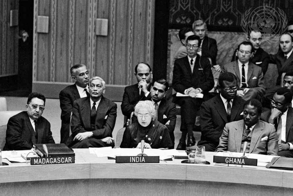 Vijaya Lakshmi Pandit (India) addresses the UN Security Council during its debate on apartheid, New York, 1963. Photo credits: United Nations. 