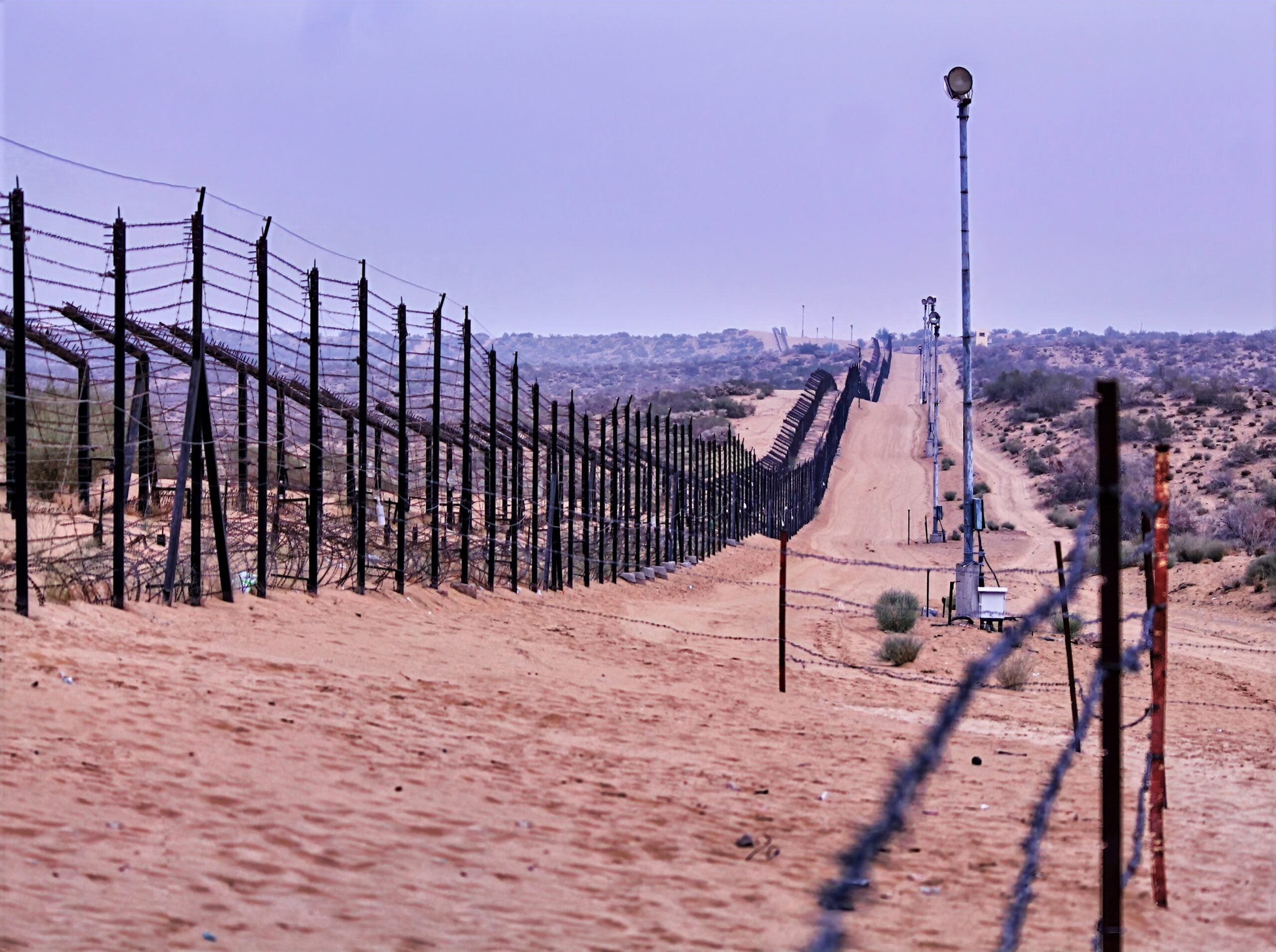 Barbed,Wire,Fence,Along,Indiapakistan,Border,In,Thar,Desert,Landscape